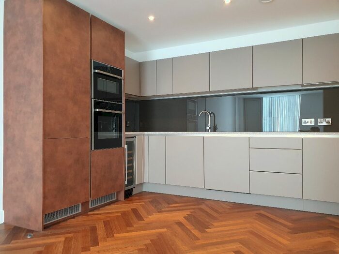 2 Bedroom Flat To Rent In Deansgate Square, Manchester, M15