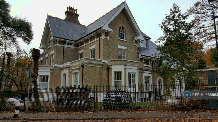 2 Bedroom Flat To Rent In Fox Hill, London, SE19