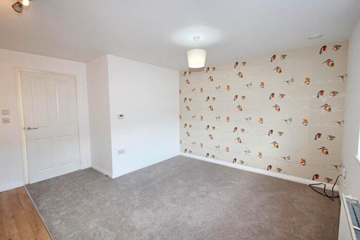 2 Bedroom Coach House To Rent In Ossulbury Lane, Aylesbury, HP19