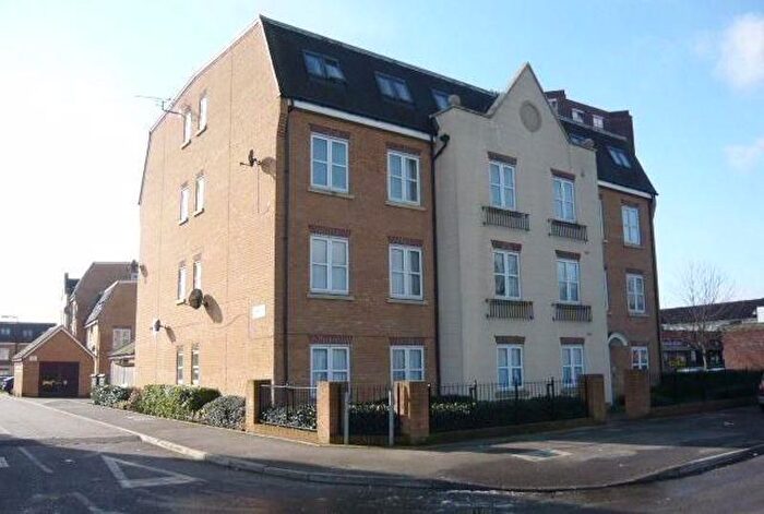 1 Bedroom Flat To Rent In Lamb Close, Northolt, UB5