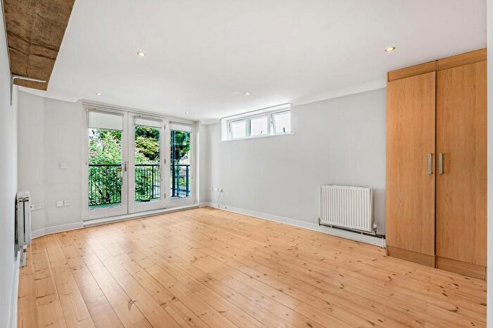 1 Bedroom Apartment To Rent In Kingsland Road, London, E8