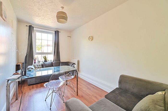 2 Bedroom Flat For Sale In Weston Street, London Bridge, London, SE1