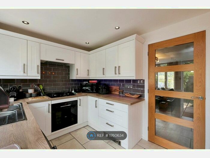 2 Bedroom Terraced House To Rent In Broom Field, Lightwater, GU18