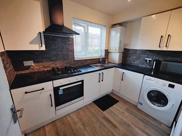 1 Bedroom Flat For Sale In Hogarth Crescent, Colliers Wood, SW19