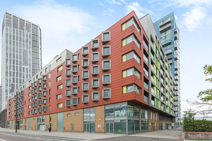 2 Bedroom Flat To Rent In High Street, Stratford, London, E15