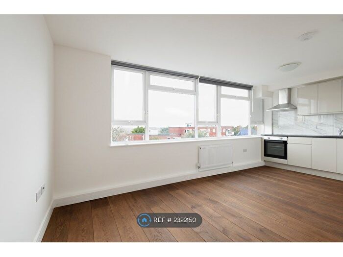 Studio To Rent In Rubens House, London, N3