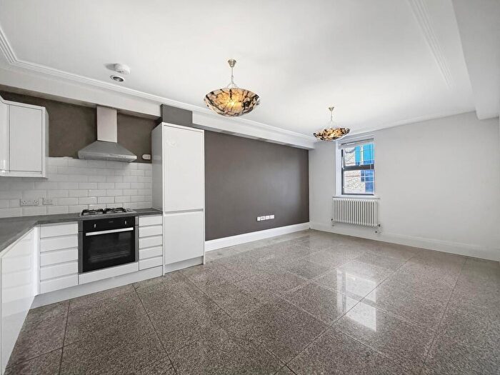 2 Bedroom Apartment To Rent In Broadway, Peterborough, PE1