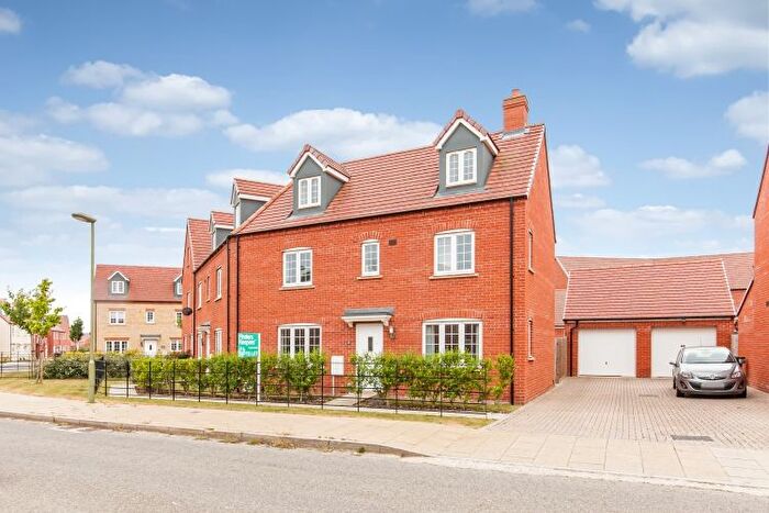 4 Bedroom Semi-Detached House To Rent In Epsom Way, Bicester, OX26