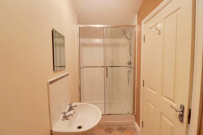 2 Bedroom Flat For Sale In Dunsley House, Hessle Road, Hull, HU4