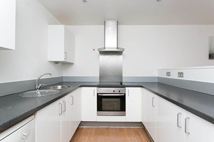 2 Bedroom Flat For Sale In Ebb Court, London, E16