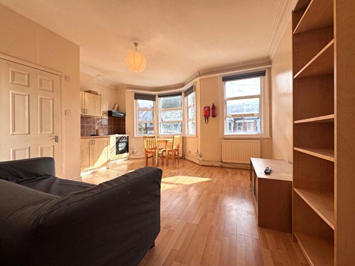 2 Bedroom Apartment To Rent In Kings Road, London, NW10