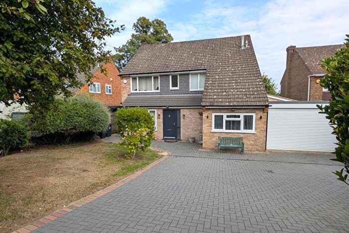 4 Bedroom Detached House To Rent In Hook Heath, Surrey, GU22