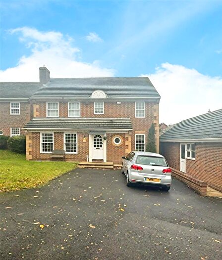 1 Bedroom Parking To Rent In Clarendon Drive, Strood, Rochester, Kent, ME2