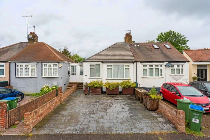 2 Bedroom Semi-Detached Bungalow To Rent In Sydney Road, Abbey Wood, London, SE2
