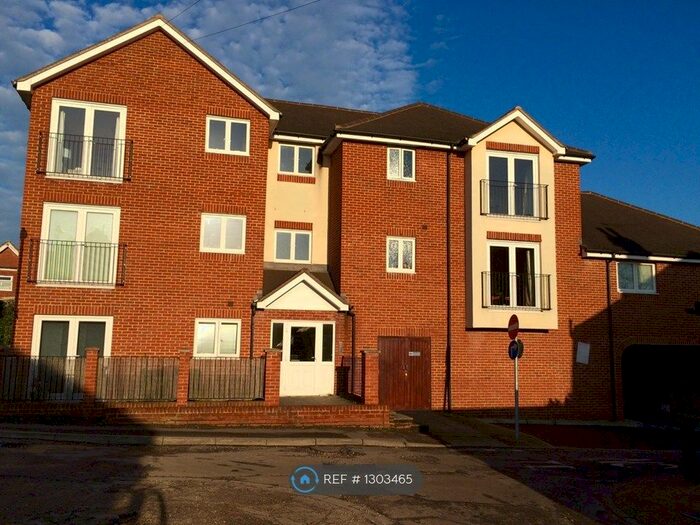 1 Bedroom Flat To Rent In St. James Road, Fleet GU51