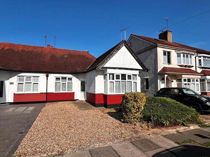 2 Bedroom Bungalow To Rent In Walsingham Road, Southend-on-Sea, Essex, SS2