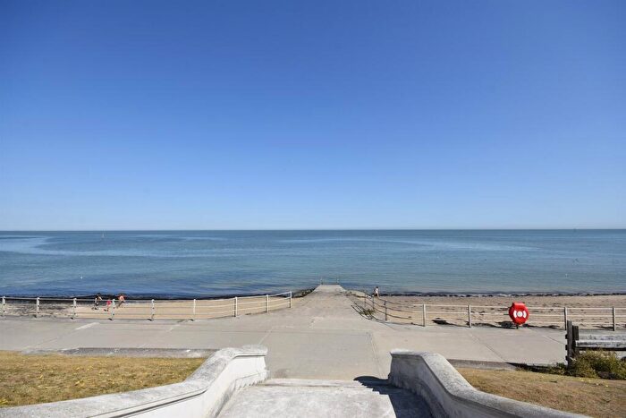 2 Bedroom Flat For Sale In Royal Crescent, Margate, CT9
