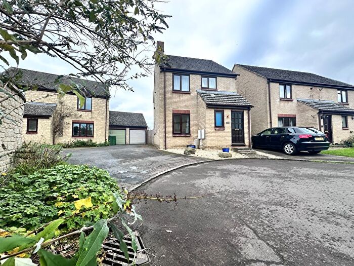 3 Bedroom Property To Rent In Chetwynd Mead, Bampton, OX18