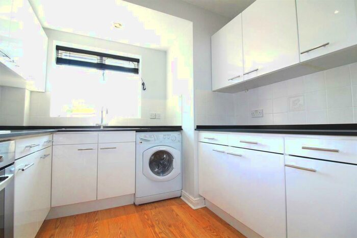 2 Bedroom Apartment To Rent In Sherbourne Court, Ludlow Road, Maidenhead, SL6