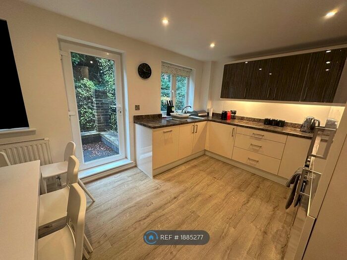 4 Bedroom Semi-Detached House To Rent In Highgrove Mews, Bournemouth, BH4