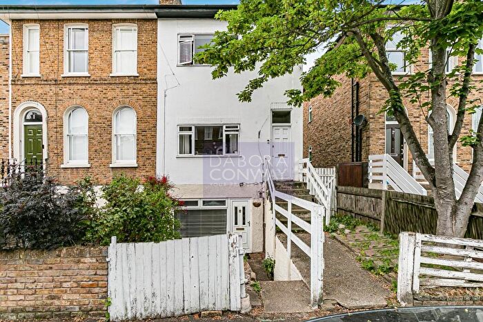 1 Bedroom Flat To Rent In East Avenue, Walthamstow, E17