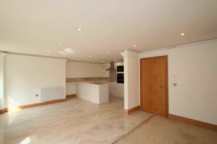 1 Bedroom Flat To Rent In Sandhill Lane, Leeds, West Yorkshire, LS17