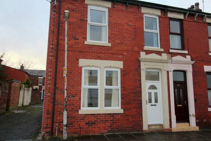 3 Bedroom End Of Terrace House To Rent In Emmanuel Street, Preston, PR1