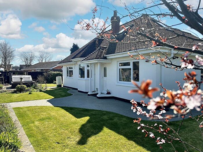 4 Bedroom Detached Bungalow For Sale In Lepe Road, Langley, SO45