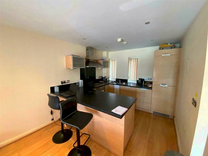 2 Bedroom Flat To Rent In Osprey Heights, SW11