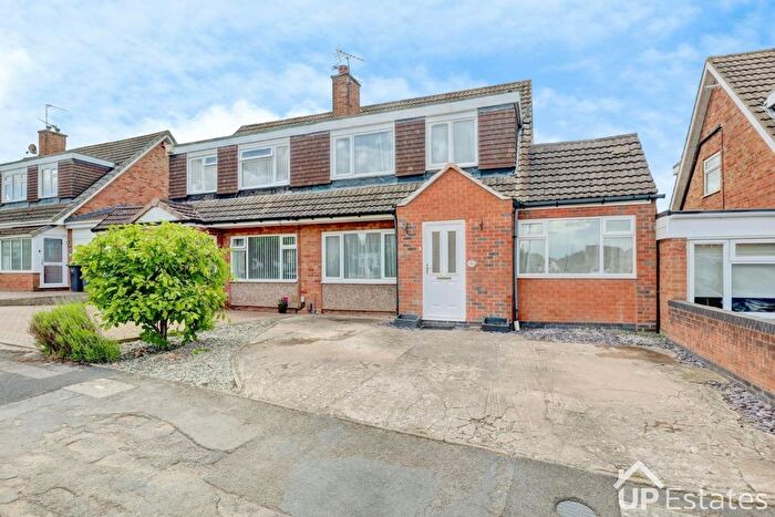 3 Bedroom Semi-Detached House For Sale In Alderbrook Drive, Crowhill, Nuneaton, CV11