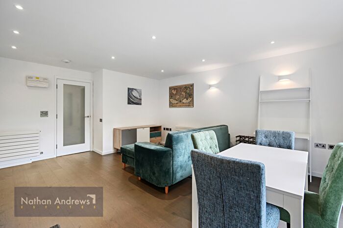 1 Bedroom Flat To Rent In Hunt Close, London, W11