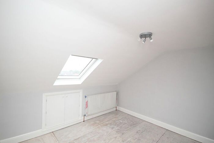 2 Bedroom Flat To Rent In Carlton Avenue, Harrow, Middlesex, HA3
