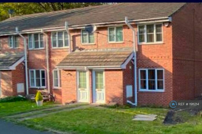 3 Bedroom Semi-Detached House To Rent In Valley Court, Crewe, CW2