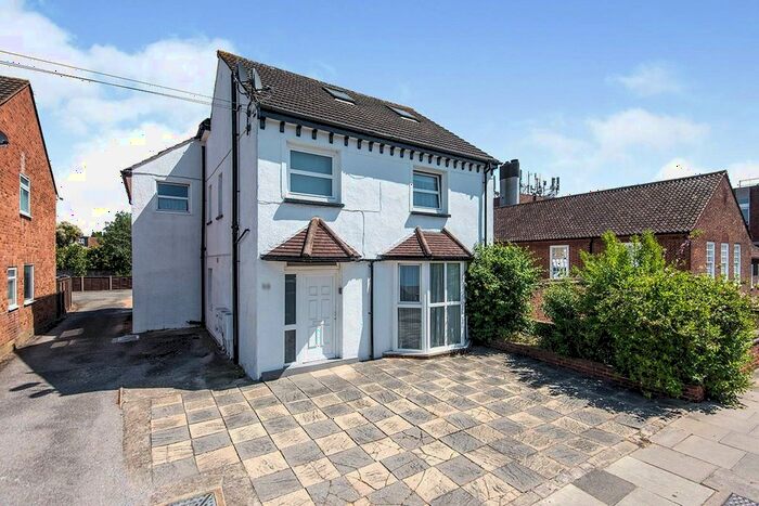 Studio To Rent In Hanworth Road, Feltham, TW13