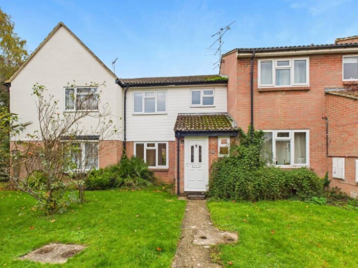 3 Bedroom Terraced House For Sale In Linnet Walk, Wokingham, RG41