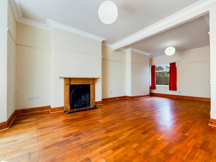 3 Bedroom Terraced House To Rent In De-La-Beche Road, Sketty, Swansea, SA2