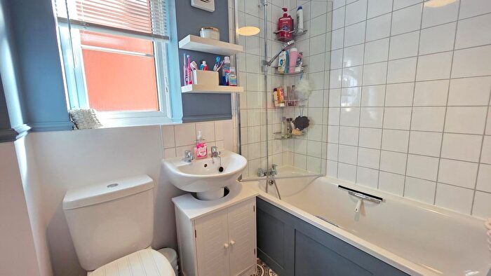 3 Bedroom End Terrace House For Sale In Snow Close, Sleaford, NG34