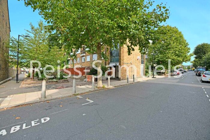 4 Bedroom Maisonette To Rent In Churchward House, Lorrimore Road, London, SE17