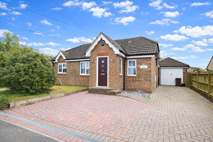 2 Bedroom Detached Bungalow For Sale In Shepherds Way, Maidstone, ME17