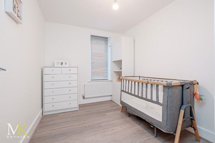 2 Bedroom Flat For Sale In Florence Road, Bournemouth, BH5
