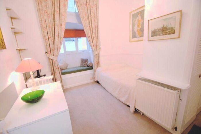 Studio To Rent In Craven Hill Gardens, Bayswater, London W2