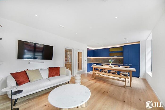 3 Bedroom Town House To Rent In Orchard Place, Goodluck Hope, E14