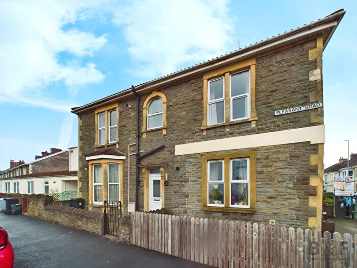 2 Bedroom Flat To Rent In Pleasant Road, Downend, BS16