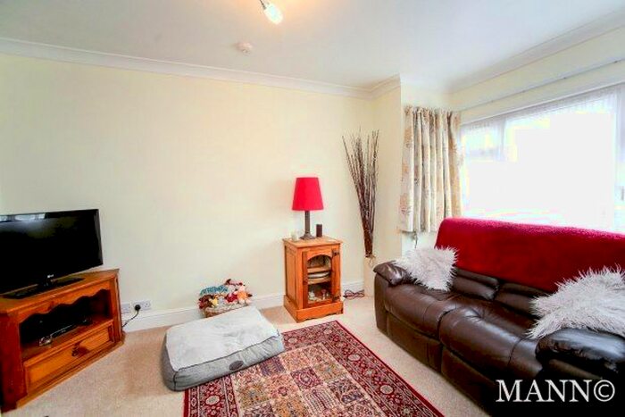 2 Bedroom Bungalow To Rent In Devon Road, Dartford, DA4