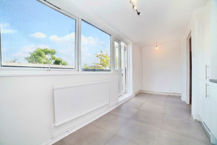 3 Bedroom Apartment To Rent In Leontine Close, SE15