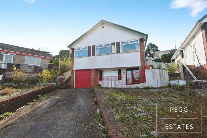 3 Bedroom Detached House For Sale In Grosvenor Close, Torquay, TQ2