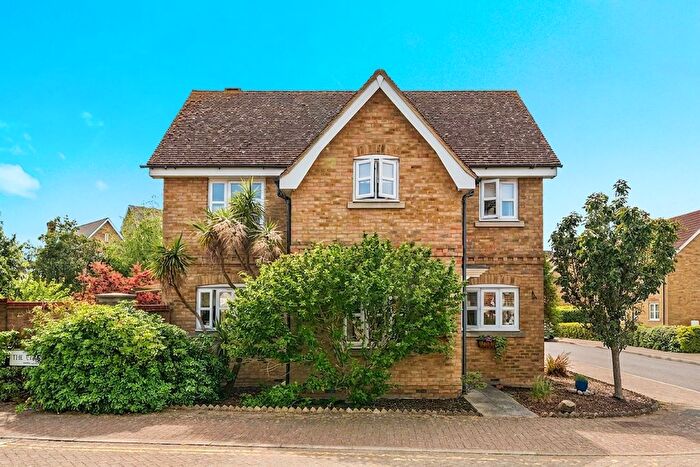 3 Bedroom Detached House For Sale In Redshank Road, St. Marys Island, Kent., ME4