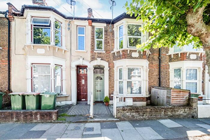 2 Bedroom Flat To Rent In Walton Road, Upton Park, E13