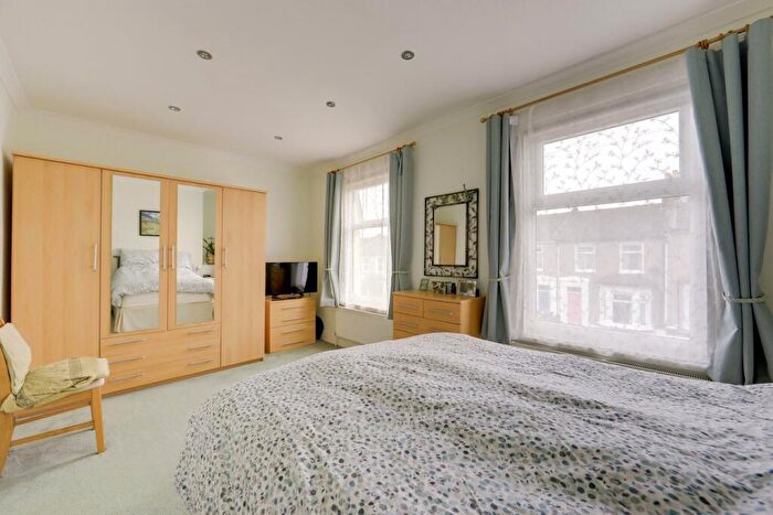 3 Bedroom Terraced House For Sale In Glenfarg Road, Catford, London, SE6