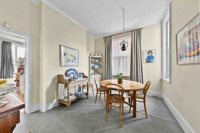 4 Bedroom Detached House For Sale In Lower Teddington Road, Hampton Wick, KT1